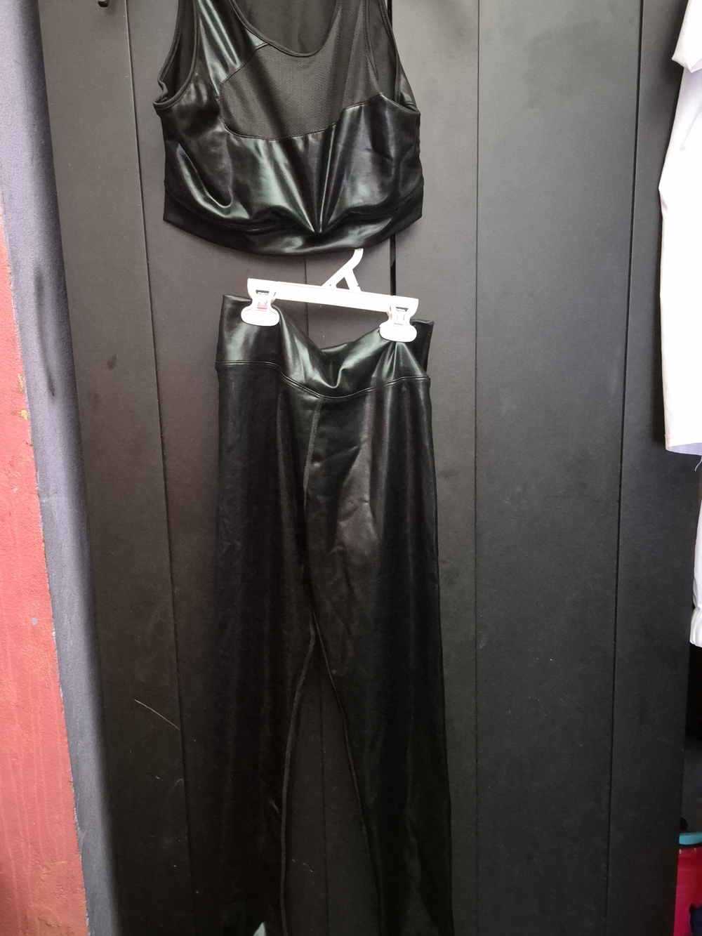 Pantalon y Camisa Women's Black Faux Leather High-Waist Pants